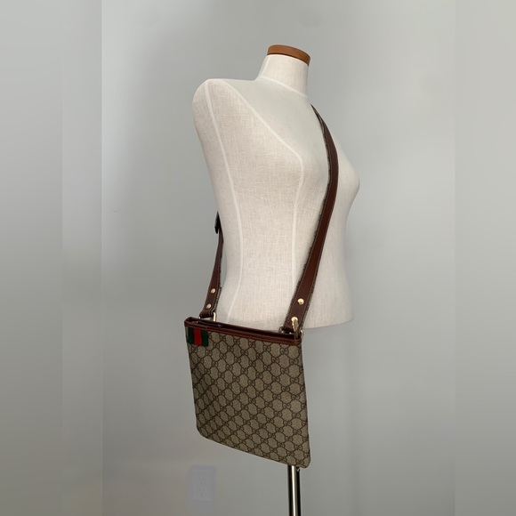 GUCCI Brown GG Supreme Loop Coated Canvas Messenger Small Crossbody Bag - Picture 5 of 15